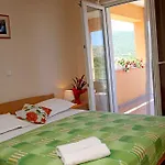 Guest house Guest Slapovi Krke 3*