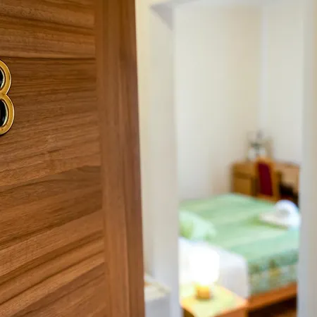 Guest house Guest Slapovi Krke 3*