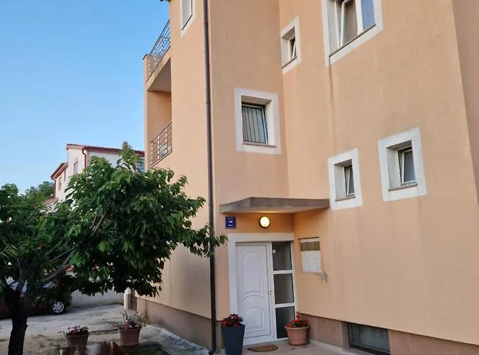 Guest Slapovi Krke ゲストハウス